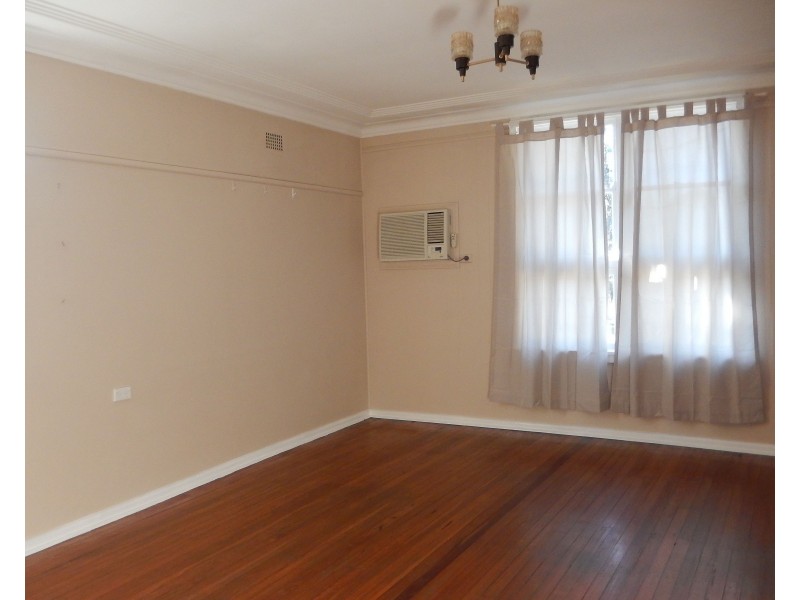 28  Stuart Mould Crescent, Lalor Park NSW 2147