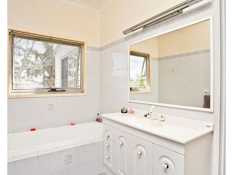 44 Dora St, Blacktown NSW 2148