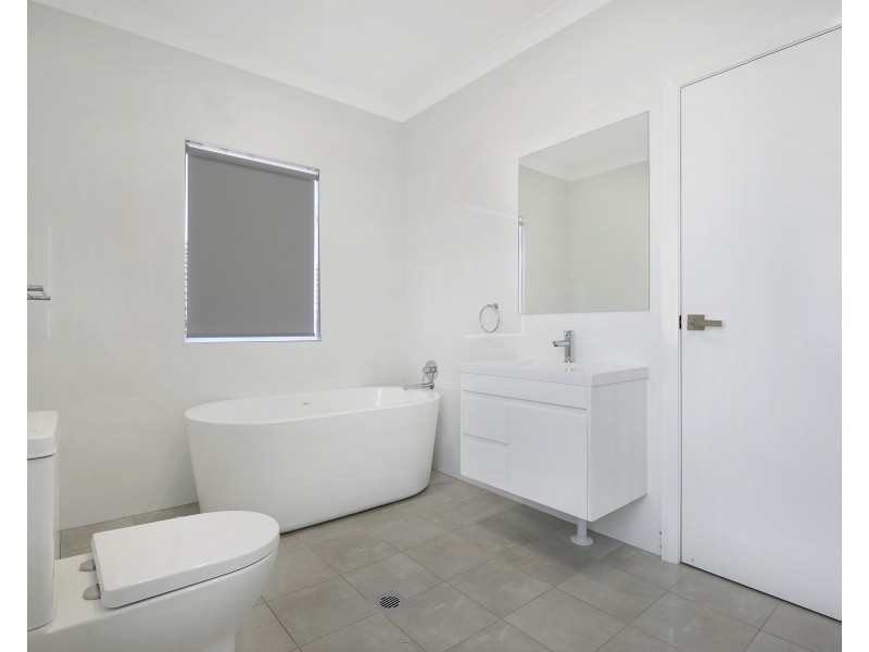 8a Noakes Parade, Lalor Park NSW 2147