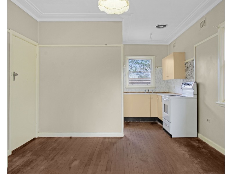 7 Sixth Avenue, Seven Hills NSW 2147