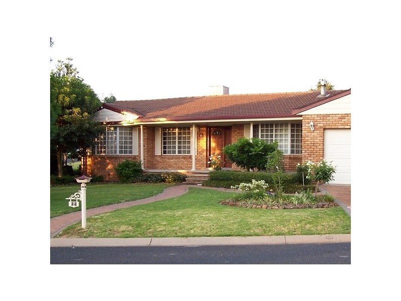2 Joseph Brown Place, Oxley Vale NSW 2340