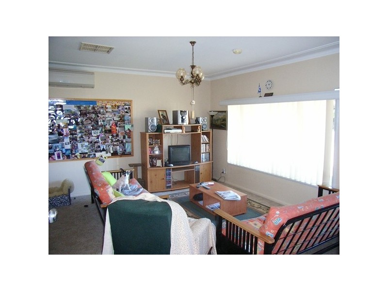 17 Churchill Street, South Tamworth NSW 2340
