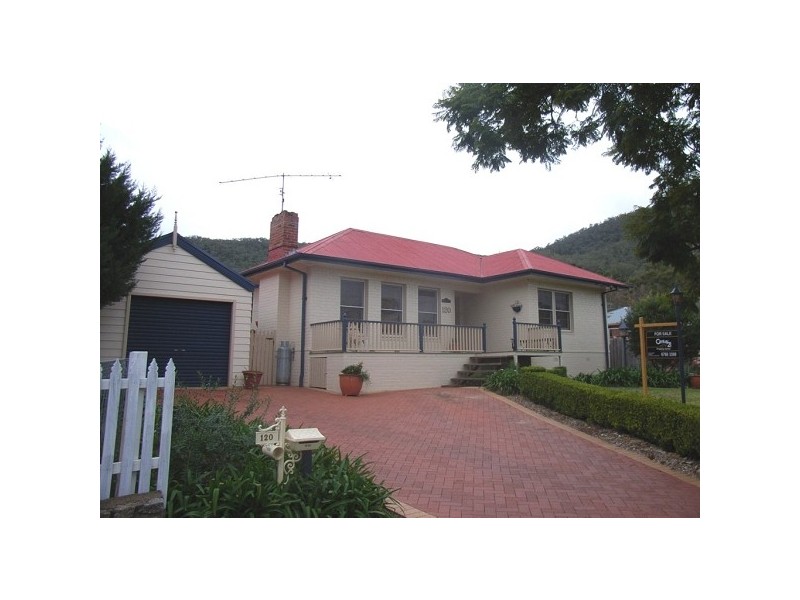 120 Upper Street, East Tamworth NSW 2340