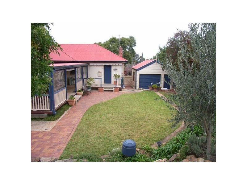 120 Upper Street, East Tamworth NSW 2340