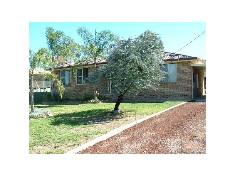 19 Willow Park Avenue, Kootingal NSW 2352