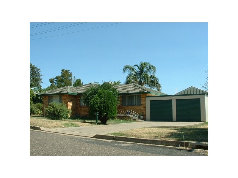 2 RING STREET, South Tamworth NSW 2340