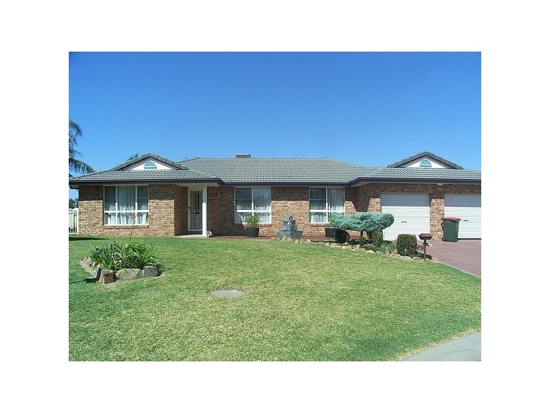 12 Finch Place, Calala NSW 2340