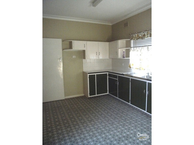 242 Johnston Street, Tamworth NSW 2340