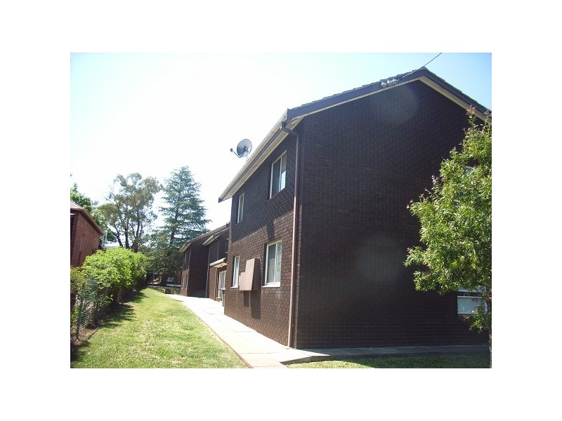 2/98 CARTHAGE STREET, East Tamworth NSW 2340