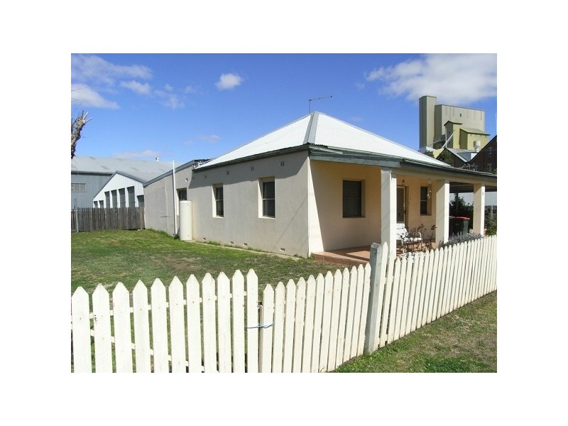 42 William Street, Tamworth NSW 2340