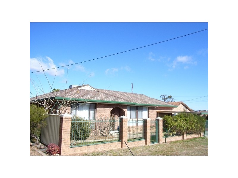 4 Kinarra Street, South Tamworth NSW 2340