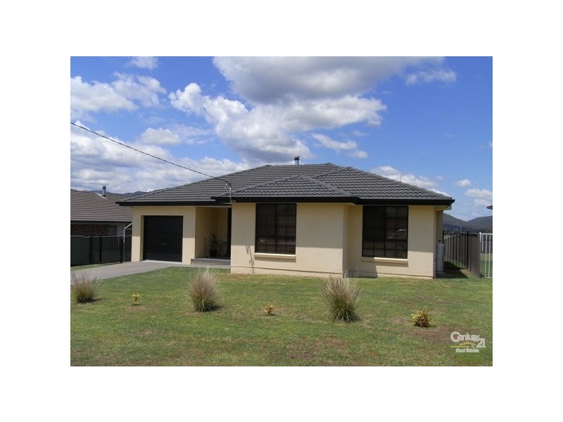20 Leonora Crescent, Kootingal NSW 2352