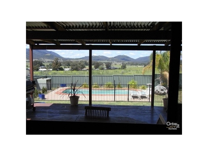 20 Leonora Crescent, Kootingal NSW 2352