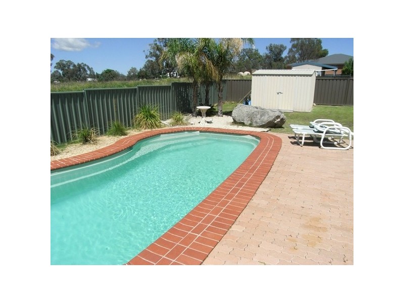 20 Leonora Crescent, Kootingal NSW 2352
