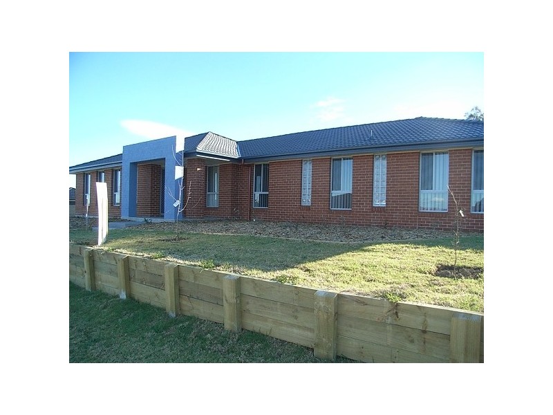 1 Kalinda Place, South Tamworth NSW 2340