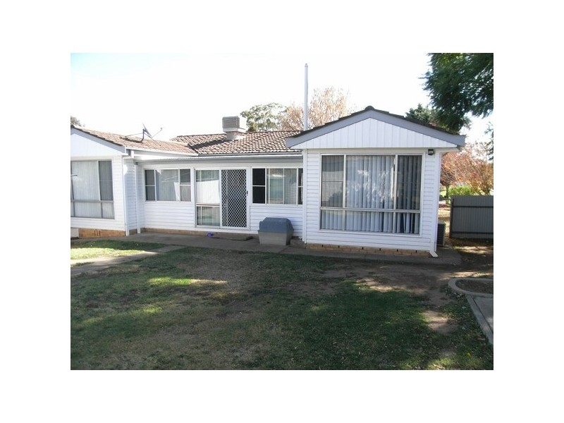 9 Dayal Street, Tamworth NSW 2340