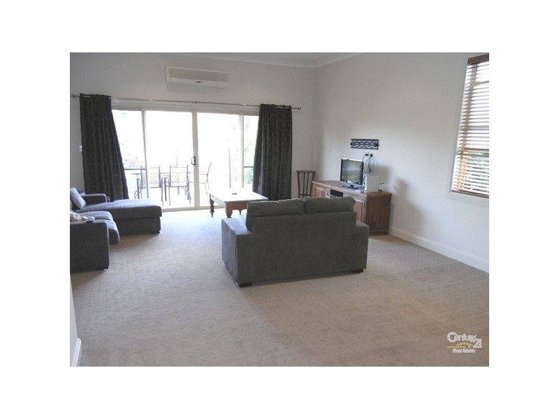 92 Crown Street, Tamworth NSW 2340