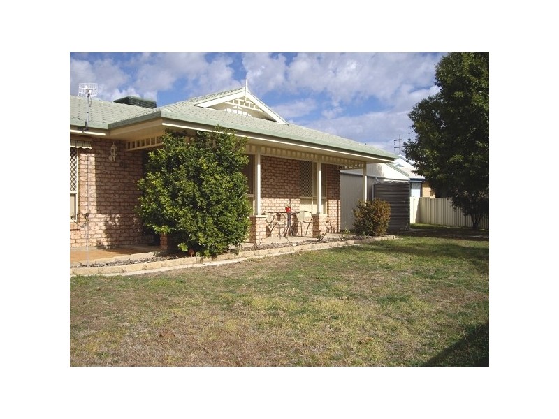 36 Cobb and Co Circuit, Tamworth NSW 2340