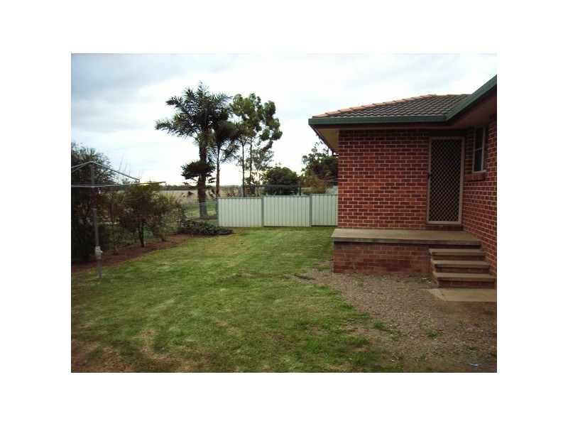 73 Glengarvin Drive, Tamworth NSW 2340