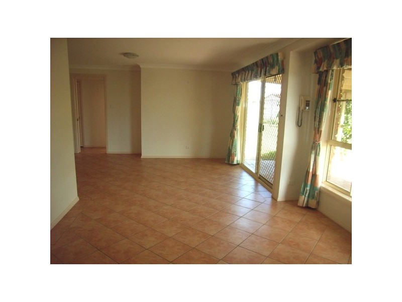 10 Giles Place, Tamworth NSW 2340