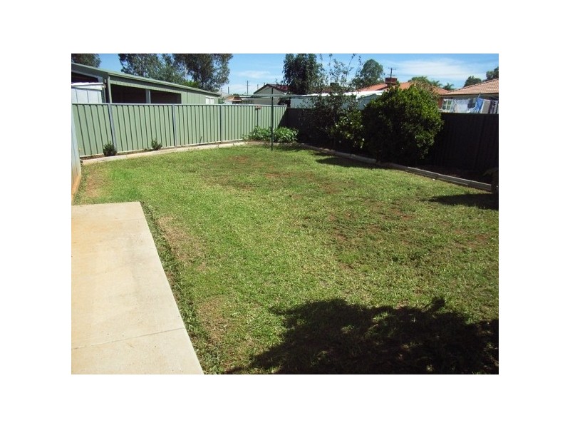 10 Giles Place, Tamworth NSW 2340