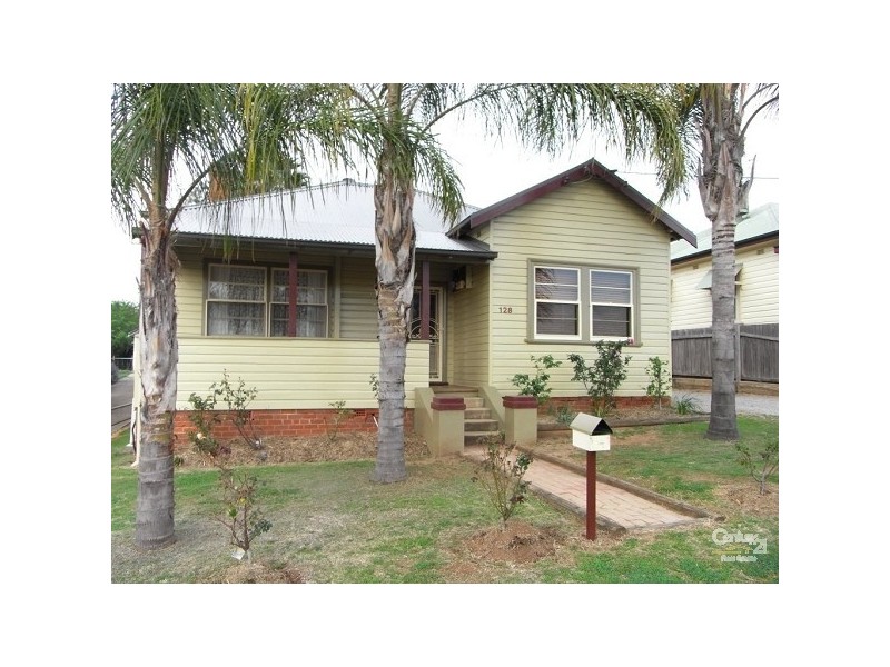 128 Denison Street, Tamworth NSW 2340