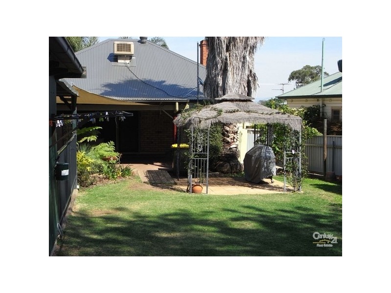 128 Denison Street, Tamworth NSW 2340