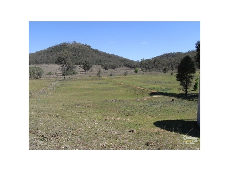 90 Woodside Chase, Kootingal NSW 2352