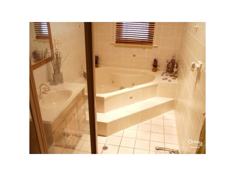 9 Sale Street, Tamworth NSW 2340