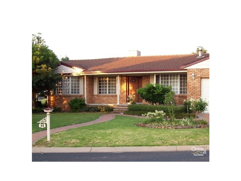 2 Joesph Brown Place, Oxley Vale NSW 2340