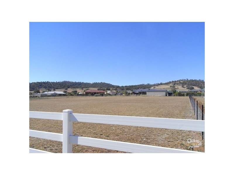 6 Whiporie Close, Tamworth NSW 2340