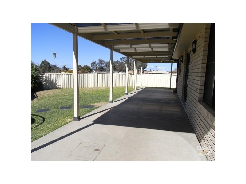 8 Wills Place, Tamworth NSW 2340