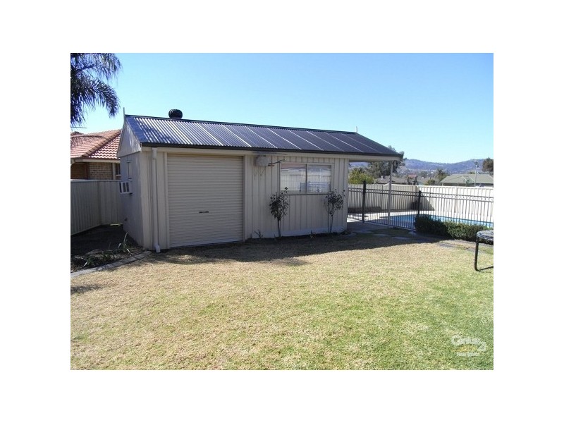 8 Wills Place, Tamworth NSW 2340