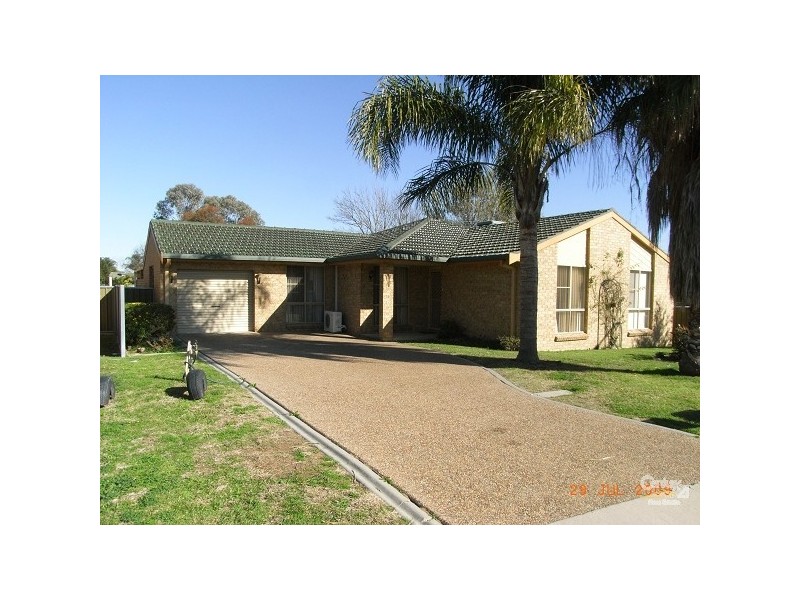 4 Wilga Place, Tamworth NSW 2340