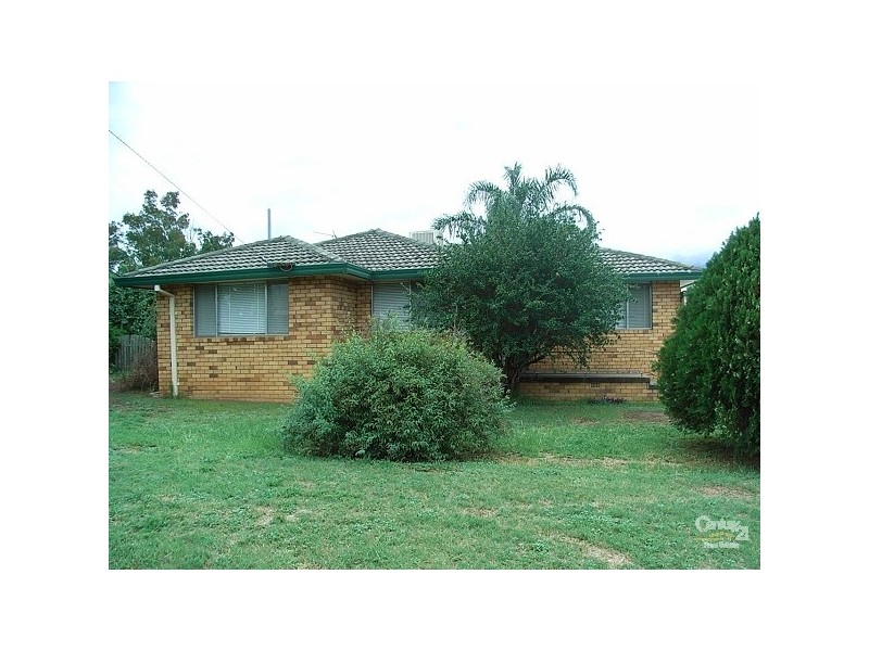 2 Ring Street, Tamworth NSW 2340