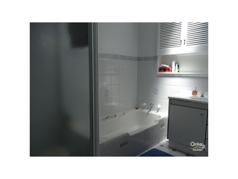 76 Oak Street, Tamworth NSW 2340