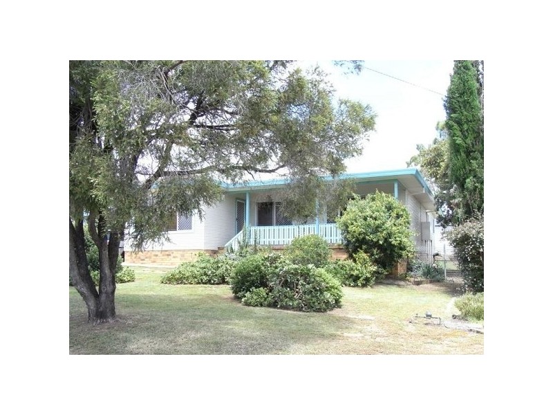 76 Oak Street, Tamworth NSW 2340