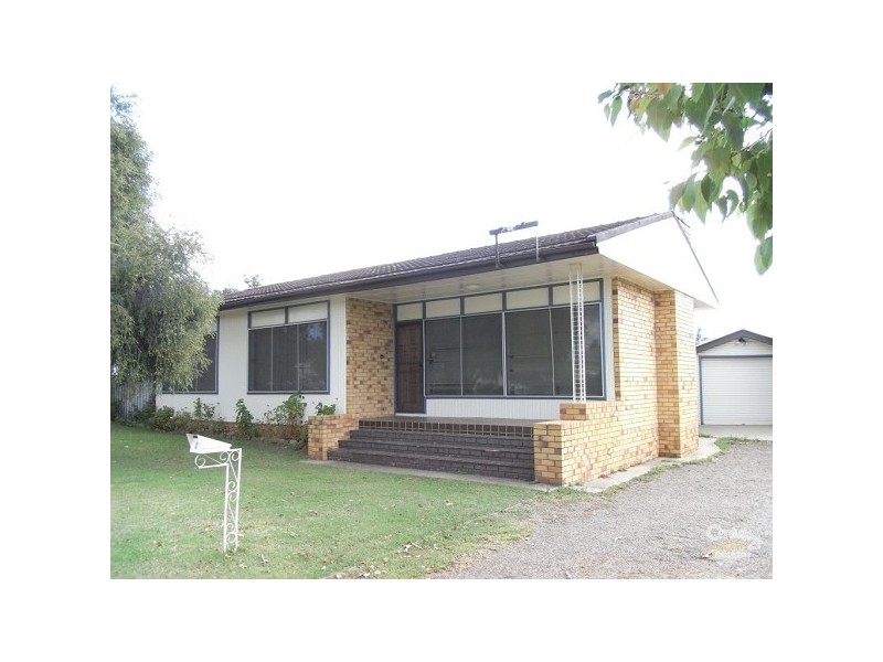 2 Churchill Street, Tamworth NSW 2340