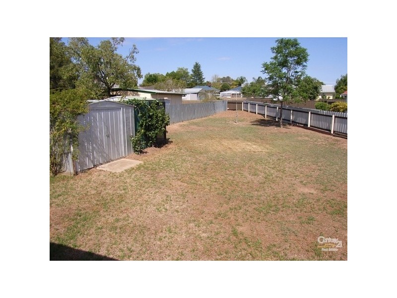 2 Churchill Street, Tamworth NSW 2340