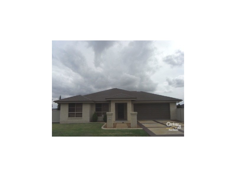 2 Sipple Close, Tamworth NSW 2340