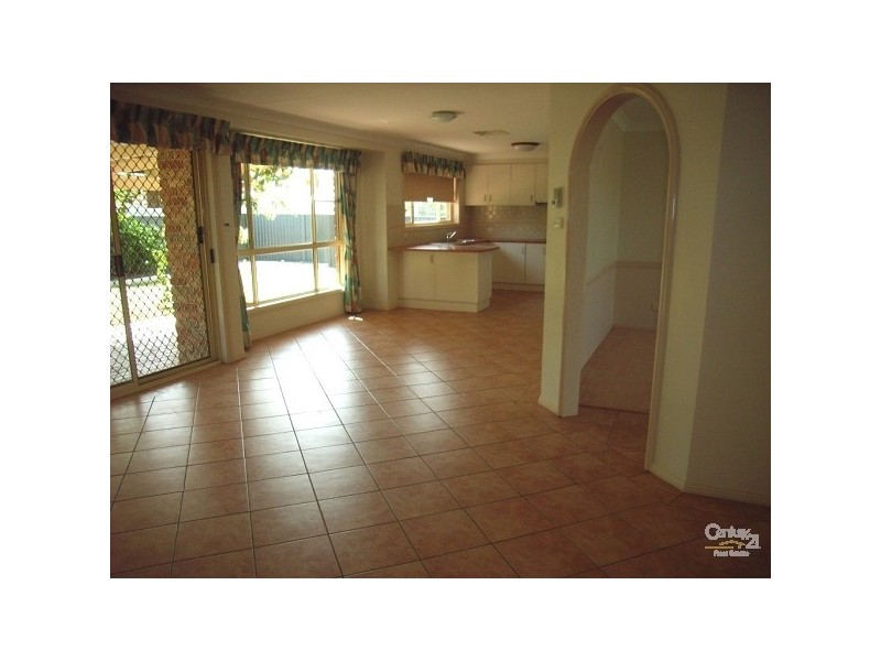 10 Giles Place, Tamworth NSW 2340