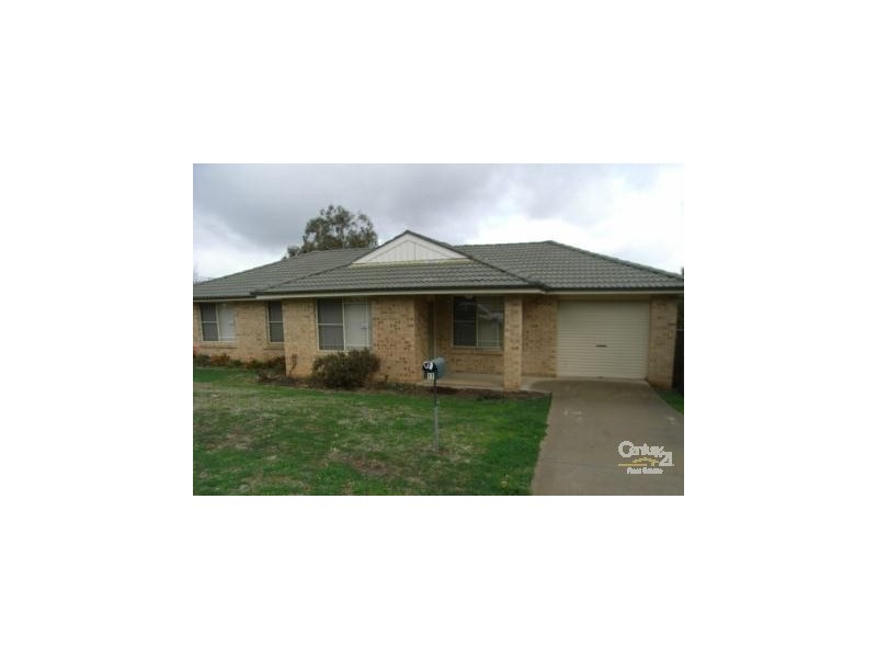 11 Valley Drive, Tamworth NSW 2340