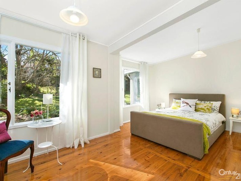 12 Parkinson Avenue, Turramurra NSW 2074