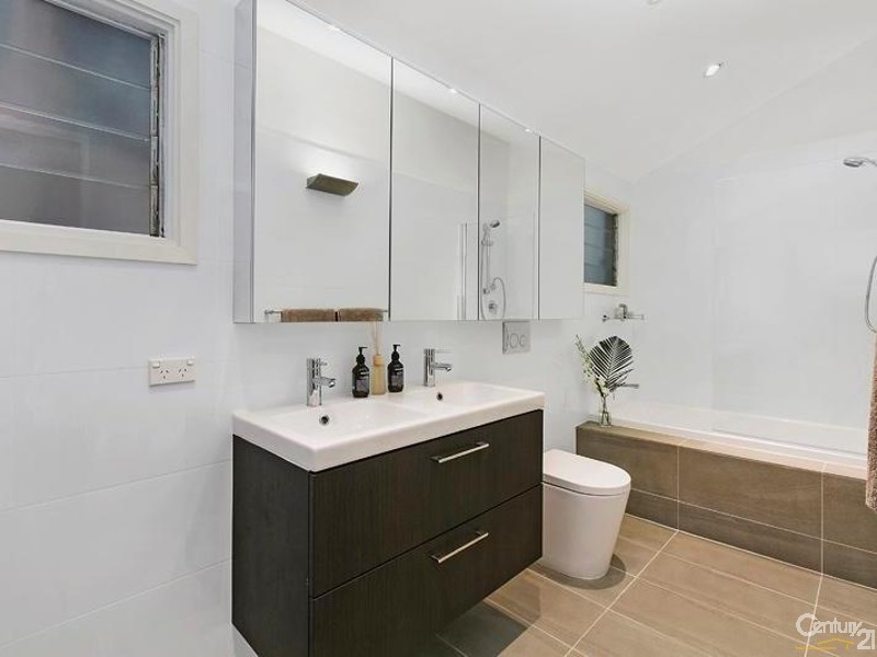 31 Ramsay Avenue, West Pymble NSW 2073