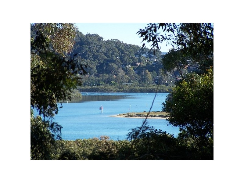 11 Hillcrest Road, Empire Bay NSW 2257