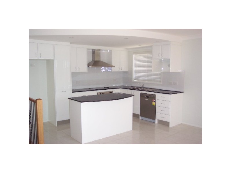 1/52 Allambee Place, Valentine NSW 2280