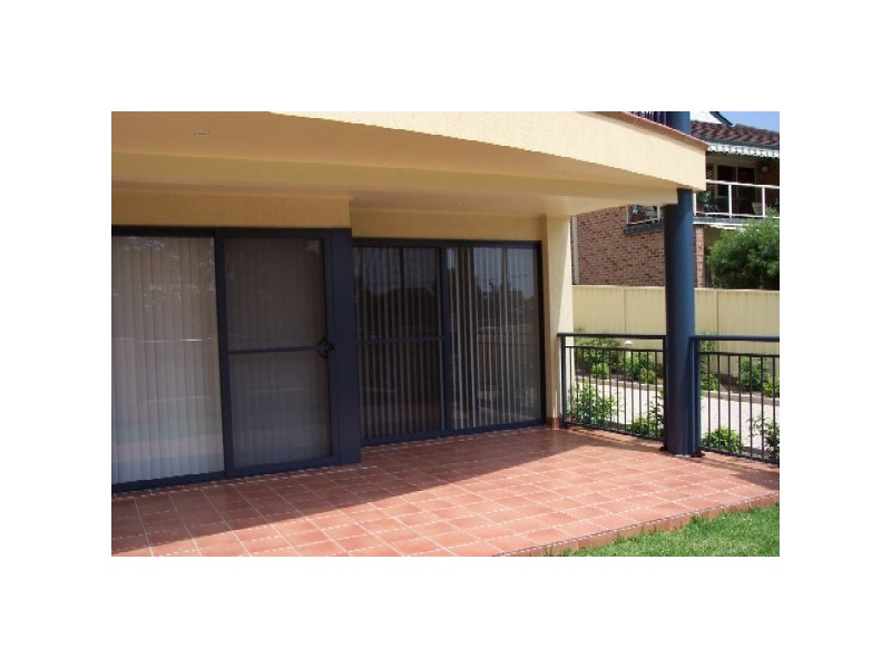 1/52 Allambee Place, Valentine NSW 2280