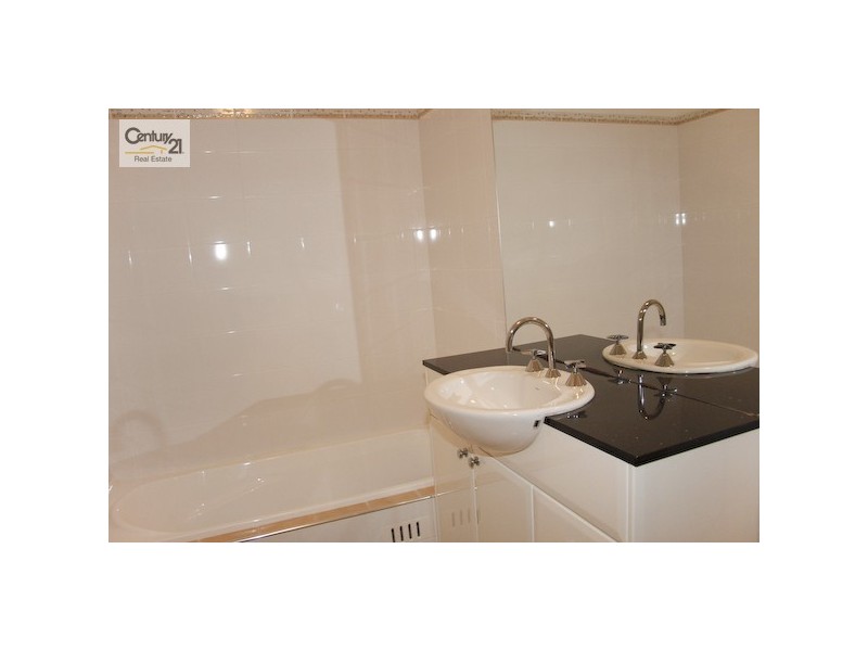 1/52 Allambee Place, Valentine NSW 2280