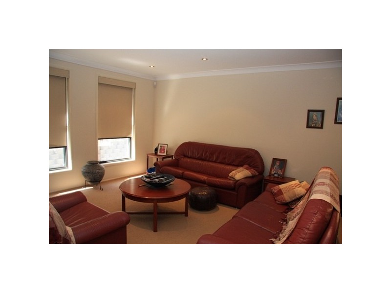 9 Captains Cove, Valentine NSW 2280