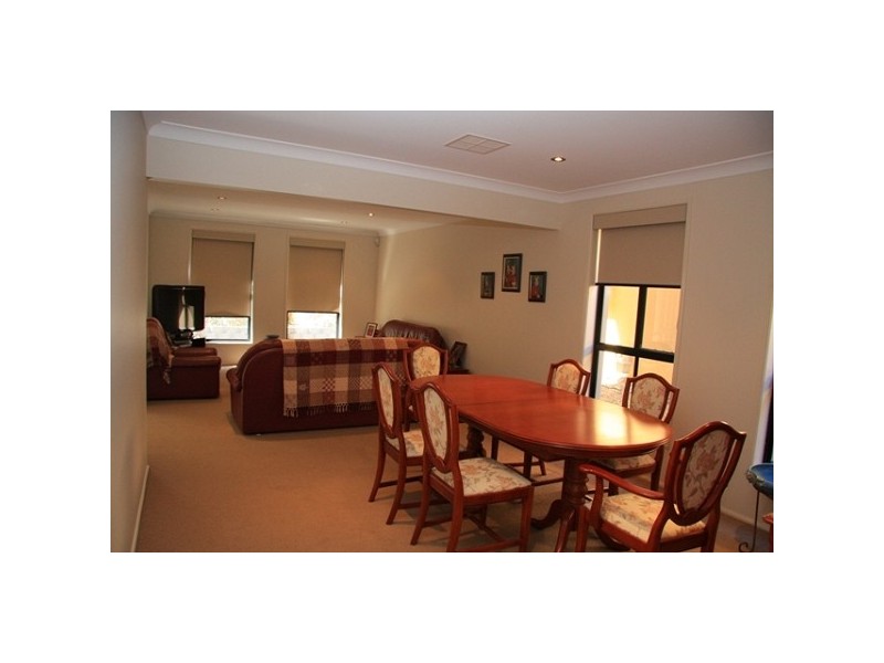 9 Captains Cove, Valentine NSW 2280